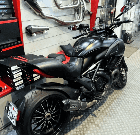 
								2013 Ducati Diavel full									